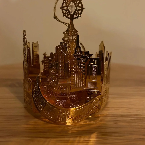 Christmas in Philadelphia Ornament Travel Christmas Gift Gold Bead Ornate Metal - Picture 4 of 4